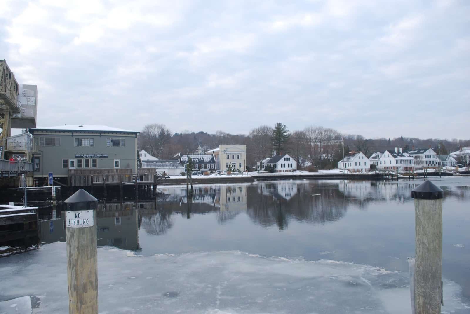 Water, Fire, Mold & Storm Damage Restoration in New London County, CT - Green Restoration